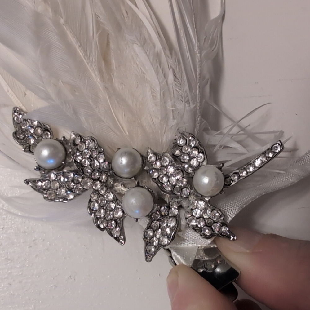 White Crystal Pearl Feather Hair Clip